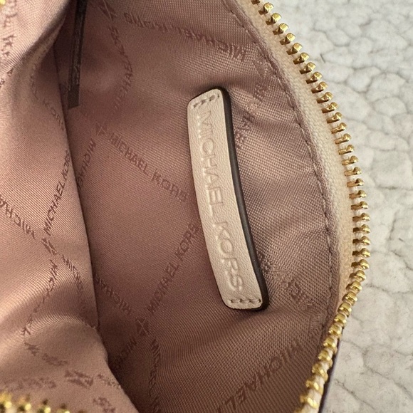 Michael Kors Croc-Embossed Jet Set Travel Medium Card Holder- Light Cream - Picture 7 of 8